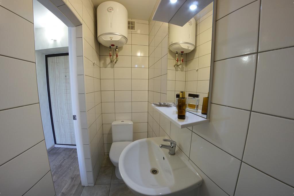 54A Tselinogradskaia Str At Alekseevka Underground Harkov Kültér fotó