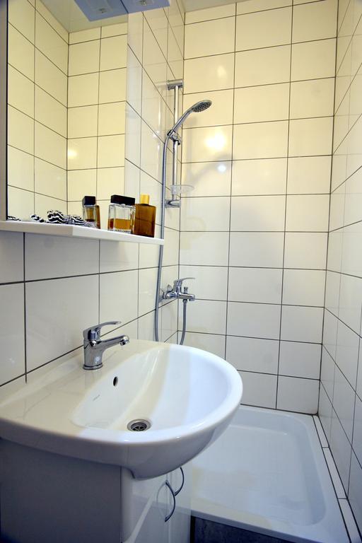 54A Tselinogradskaia Str At Alekseevka Underground Harkov Kültér fotó