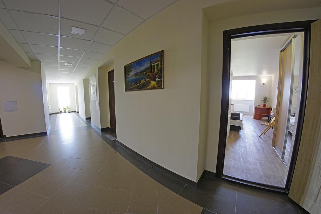 54A Tselinogradskaia Str At Alekseevka Underground Harkov Kültér fotó