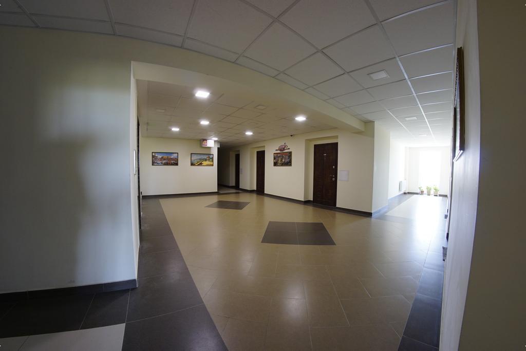 54A Tselinogradskaia Str At Alekseevka Underground Harkov Kültér fotó