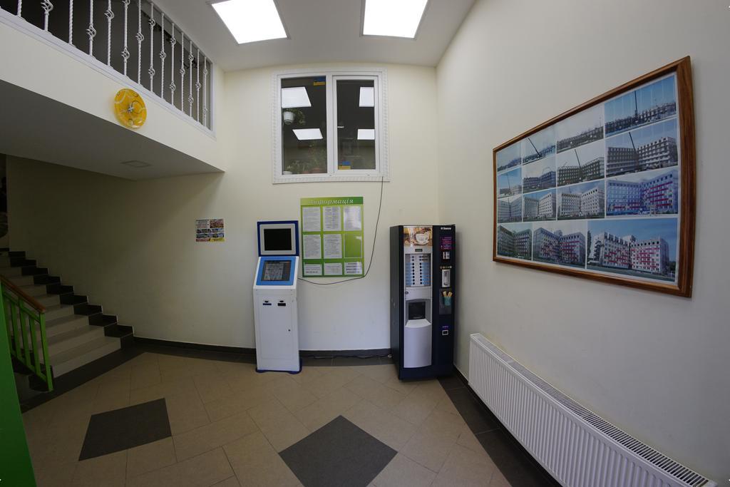 54A Tselinogradskaia Str At Alekseevka Underground Harkov Kültér fotó