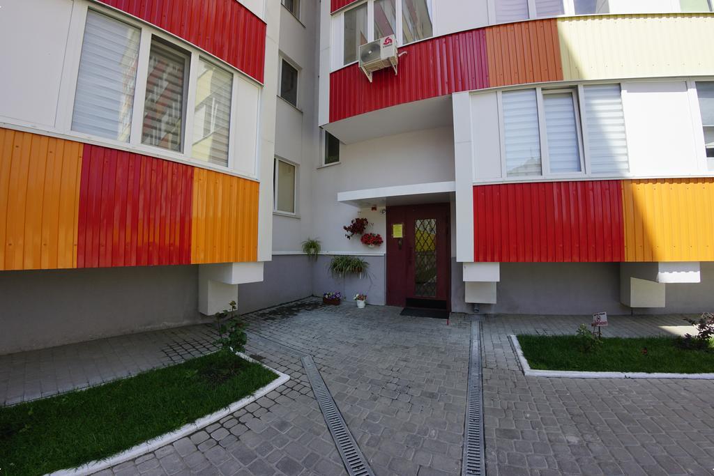 54A Tselinogradskaia Str At Alekseevka Underground Harkov Kültér fotó