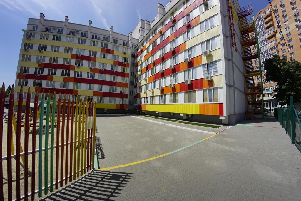 54A Tselinogradskaia Str At Alekseevka Underground Harkov Kültér fotó